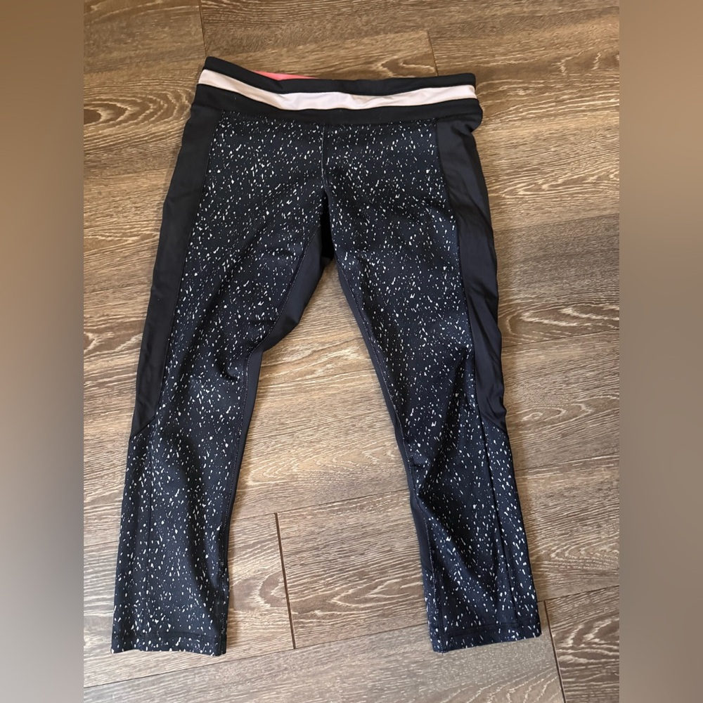 Lululemon Var-City Crop 23" Samba
Snake Battleship Black Size 8